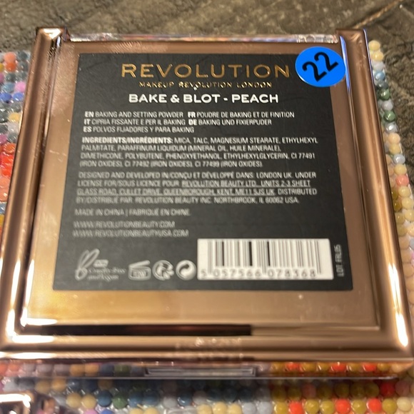 Revolution Bake and Blot in Deep Dark and Peach (2) - Picture 4 of 4